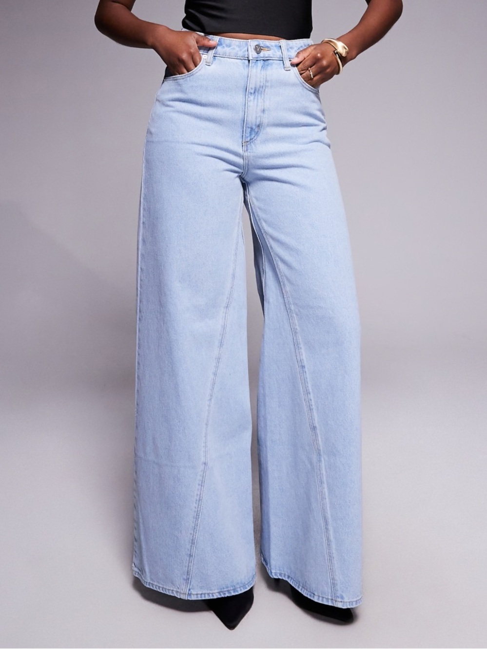Abrand Jeans 94 High & Super Wide Jeans in Light Wash Size 27